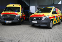 Sanitka mus&iacute; k pacientovi vy&scaron;tartovať do dvoch min&uacute;t. FOTO: TASR/M. Medňansk&yacute;