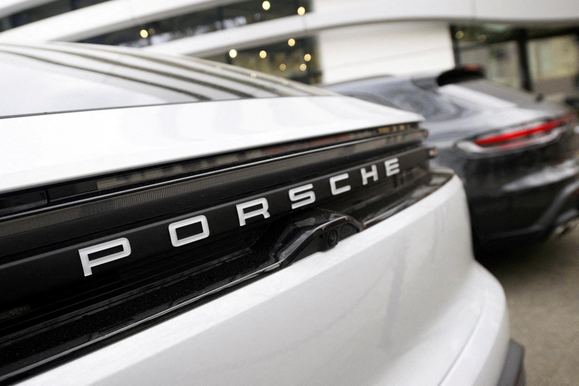 Porsche zatvorí tri divízie, o prácu príde zhruba 500 ľudí