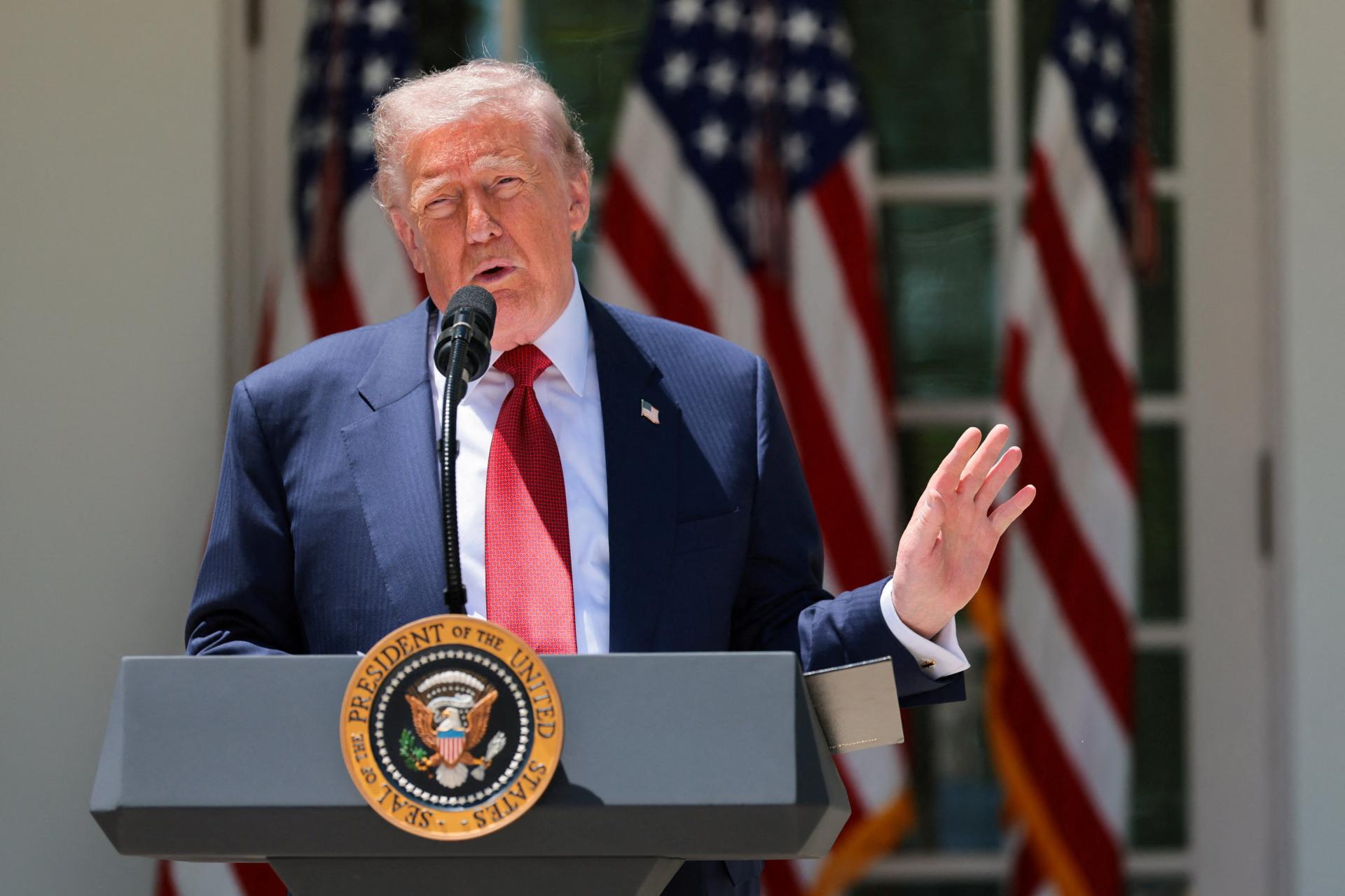 Trump ozn&aacute;mil trojdňov&eacute; pr&iacute;merie vo vojne medzi Ruskom a Ukrajinou, spojen&eacute; bude aj s v&yacute;menou zajatcov