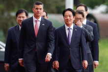 Paraguajsk&yacute; prezident Santiago Pena sa z&uacute;častnil priv&iacute;tacieho ceremoni&aacute;lu s taiwansk&yacute;m prezidentom Tchaj-peji na Taiwane. FOTO: REUTERS