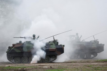 Taiwan v uplynulom desaťroč&iacute; vynaložil miliardy dol&aacute;rov na moderniz&aacute;ciu svojej arm&aacute;dy. FOTO: REUTERS