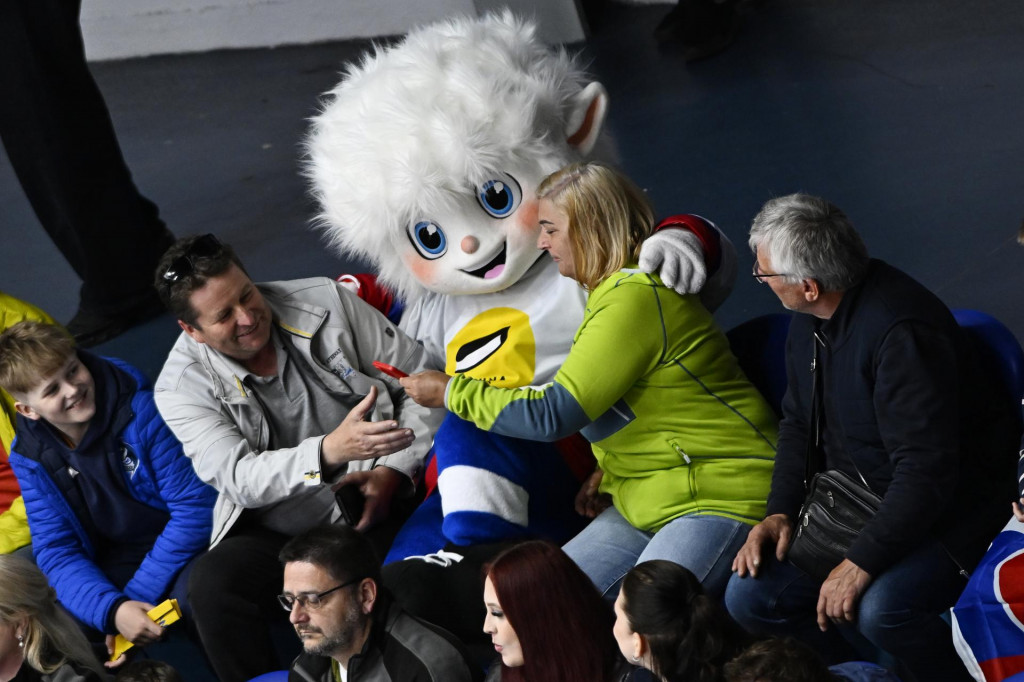 Maskot reprezent&aacute;cie. FOTO: TASR/Michal Sv&iacute;tok