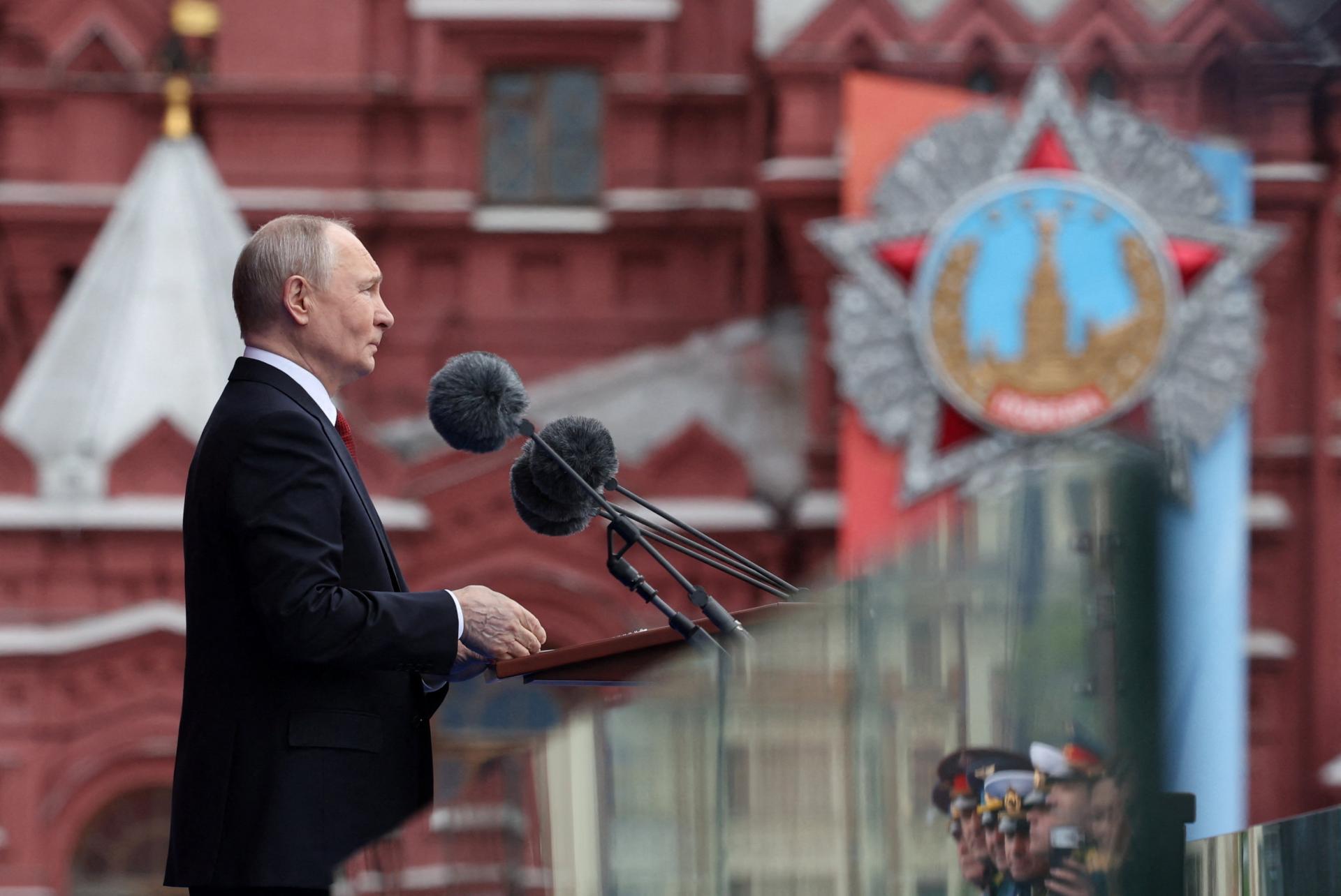 Rusko ponúklo odvoz obohateného uránu z Iránu, tvrdí Putin