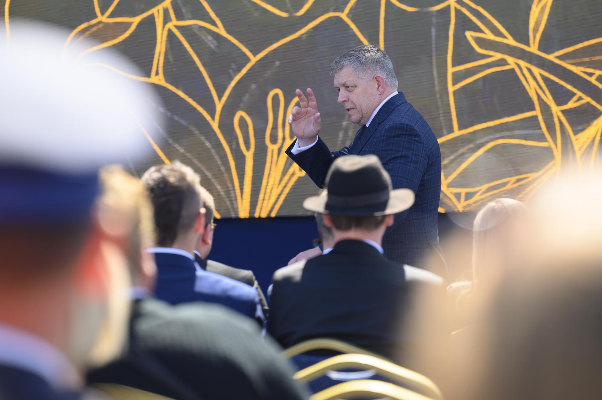 Fico v Liptovskom Mikuláši: EÚ je slabá, OSN bezvýznamná. Nechýbal ani ruský veľvyslanec (reportáž)