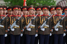 Severok&oacute;rejsk&yacute; vodca Kim Čong-un v sobotu zagratuloval rusk&eacute;mu prezidentovi Vladimirovi Putinovi pri pr&iacute;ležitosti osl&aacute;v Dňa v&iacute;ťazstva. FOTO: Reuters