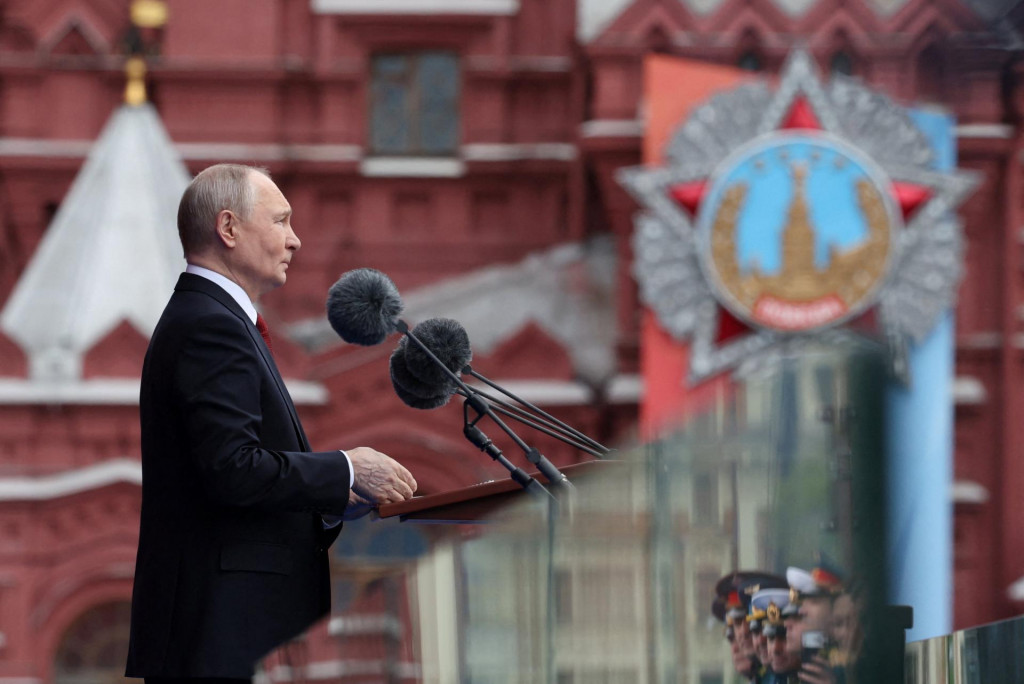 Putin v sobotu objasnil, že Rusko už raz prepravilo z Ir&aacute;nu obohaten&yacute; ur&aacute;n, a to v roku 2015. FOTO: Reuters