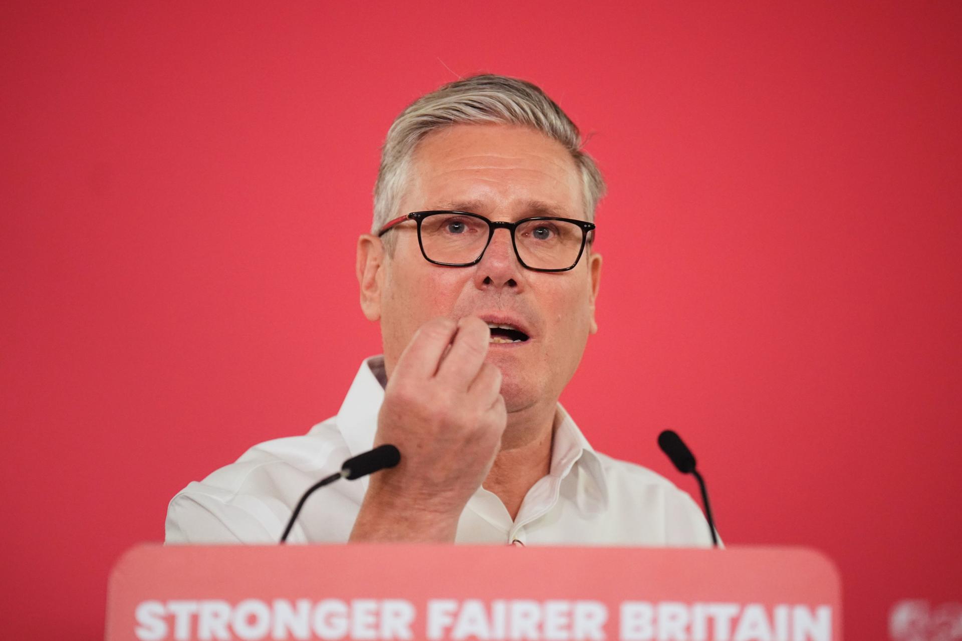 Starmer chce postaviť Britániu do srdca Európy, kritizuje dopady brexitu