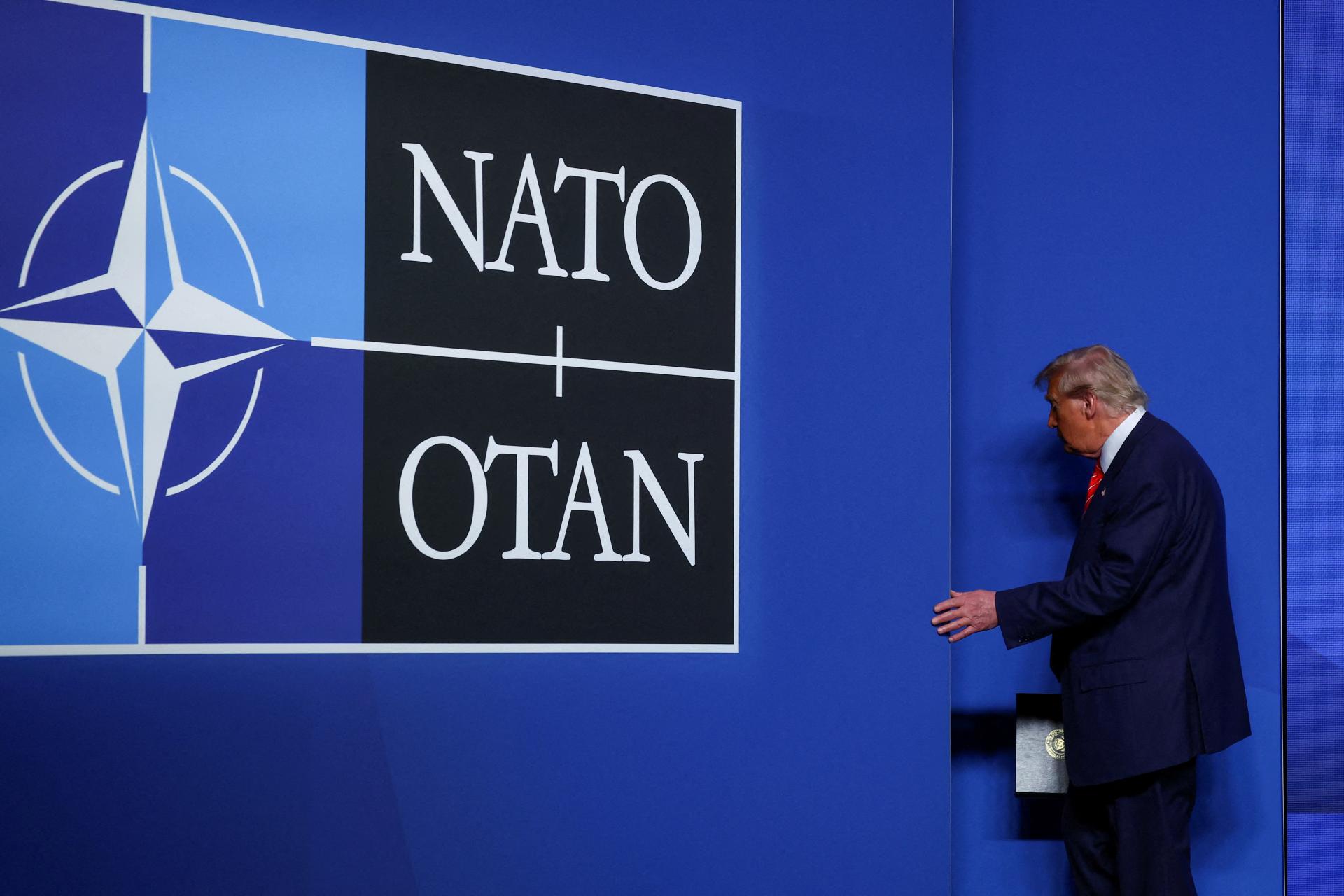 Bývalý tajomník NATO vyzval na vznik novej aliancie demokratických štátov. Potrebujeme nového lídra, hovorí