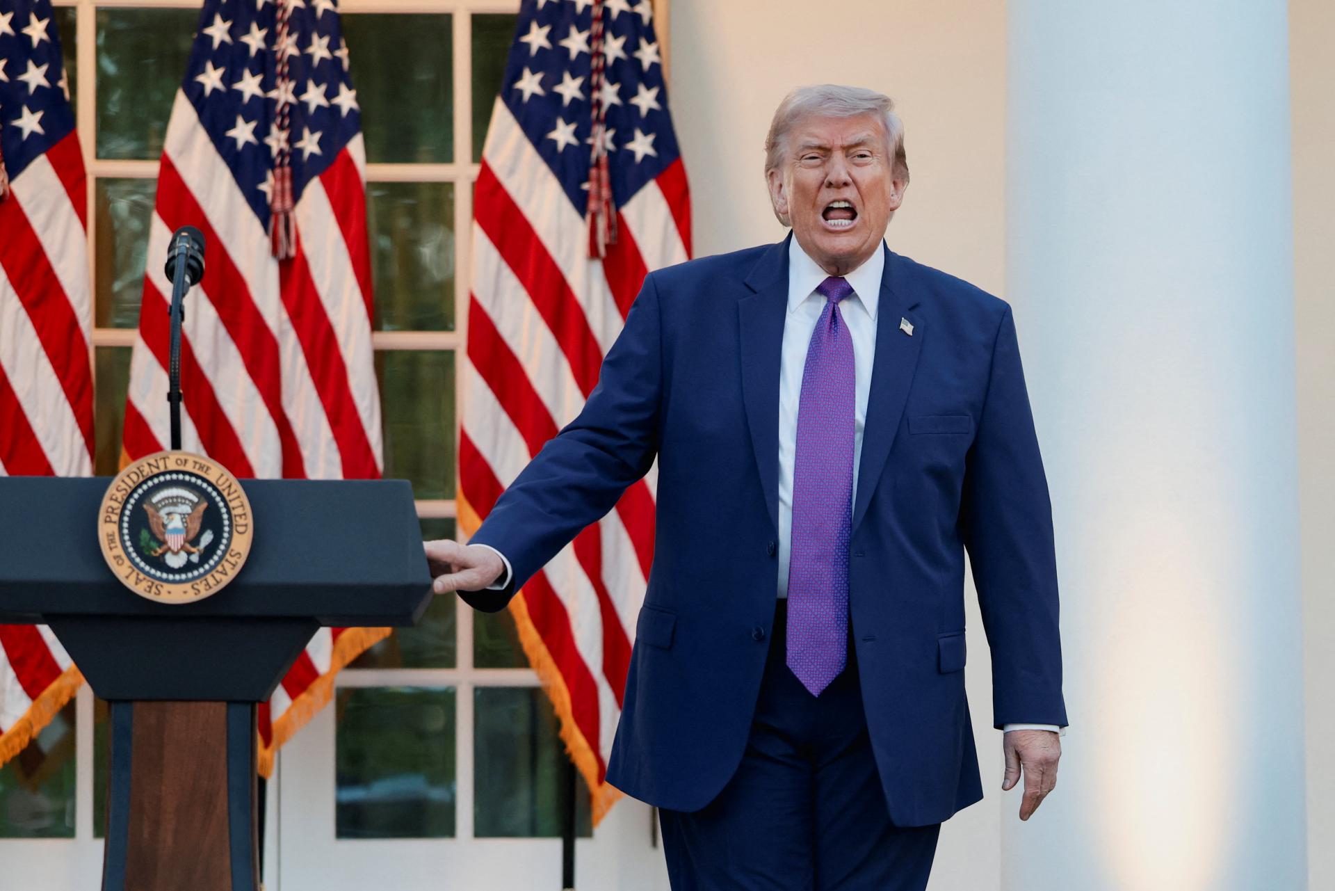 Trump ako nepohodlný balvan? Európska krajná pravica prichádza o ilúzie, no vlastných voličov stratiť nechce