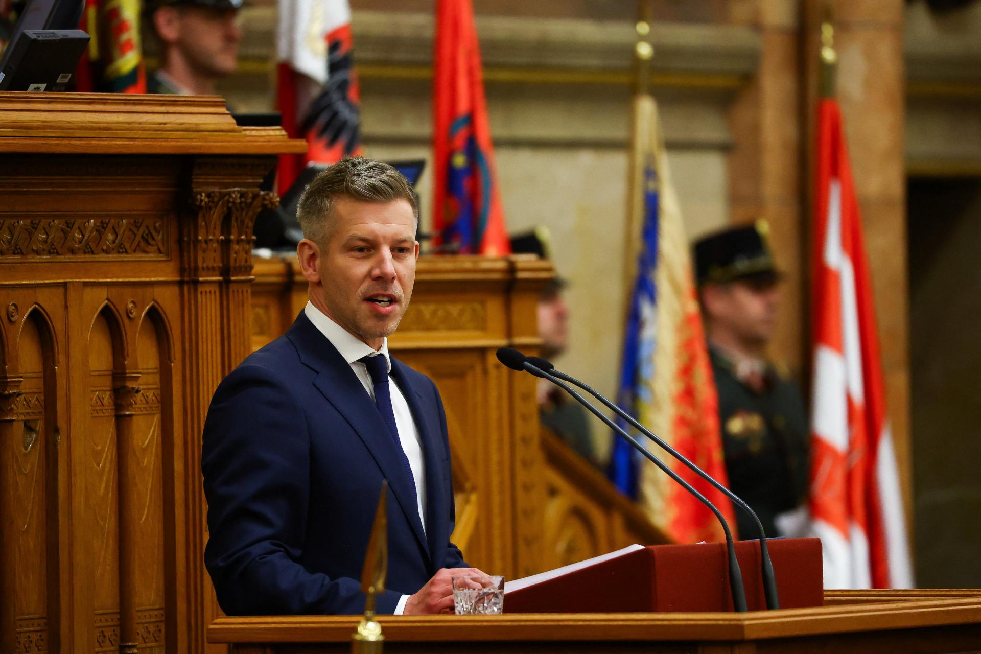 Koniec Orbánovej éry. Nová maďarská vláda na čele s Magyarom zložila prísahu