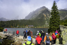 Najv&auml;č&scaron;&iacute; z&aacute;ujem maj&uacute; Slov&aacute;ci o cestovanie a turistiku, ktor&eacute; označilo 76 percent respondentov, ukazuje &scaron;t&uacute;dia. FOTO: TASR/Veronika Mihalikov&aacute;