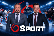 Dvaja koment&aacute;tori Richard Weinfortner a Pavol Pindjak bud&uacute; aj počas &scaron;ampion&aacute;tu 2026 na obrazovk&aacute;ch stan&iacute;c JOJky sprev&aacute;dzať fan&uacute;&scaron;ikov z&aacute;pasmi slovenskej reprezent&aacute;cie.