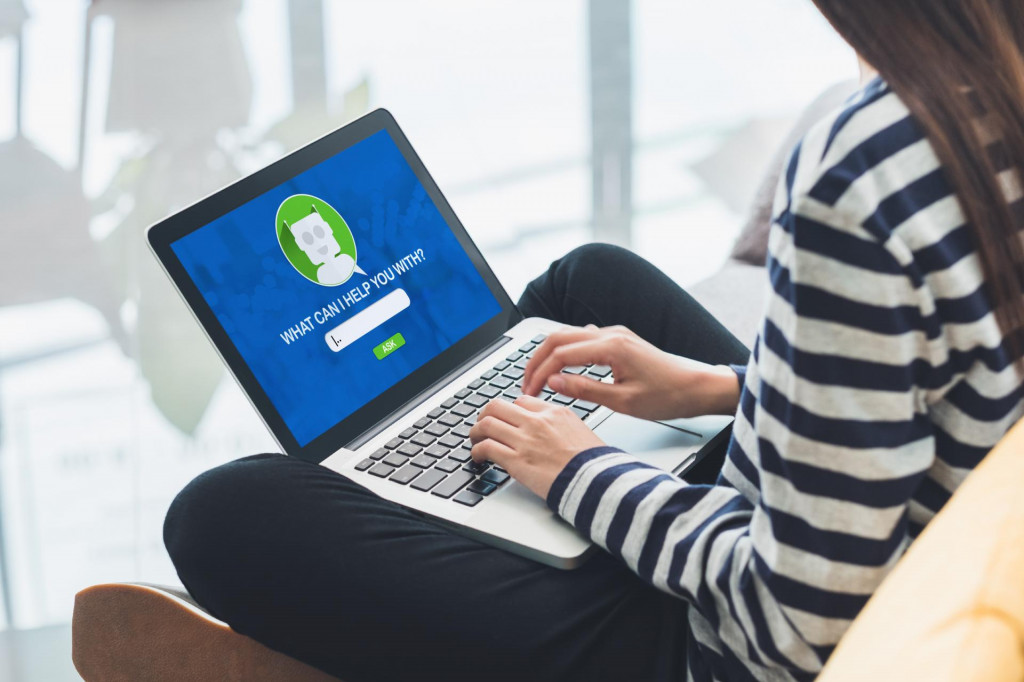 N&aacute;stroje umelej inteligencie s&uacute; čoraz dostupnej&scaron;ie, často použiteľn&eacute; len s mobiln&yacute;m telef&oacute;nom. FOTO: Dreamstime