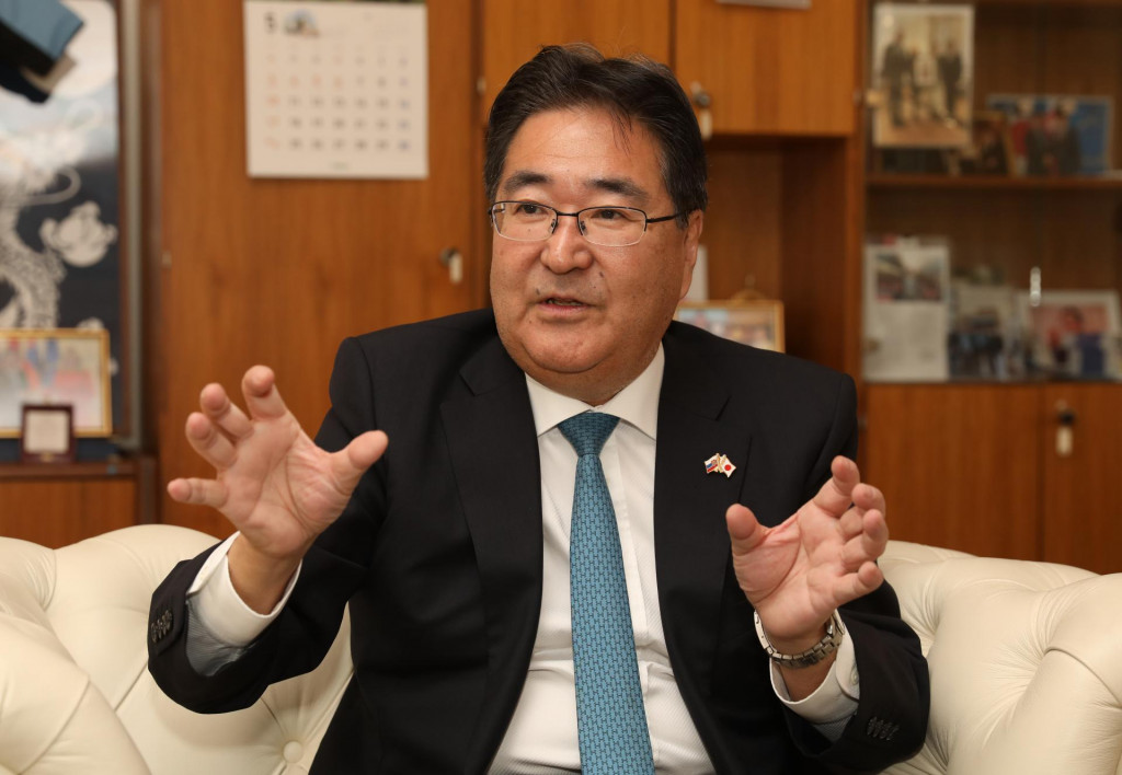 Yasuhiro Kawakami je japonsk&yacute;m veľvyslancom na Slovensku od novembra 2023. FOTO: HN/Peter Mayer