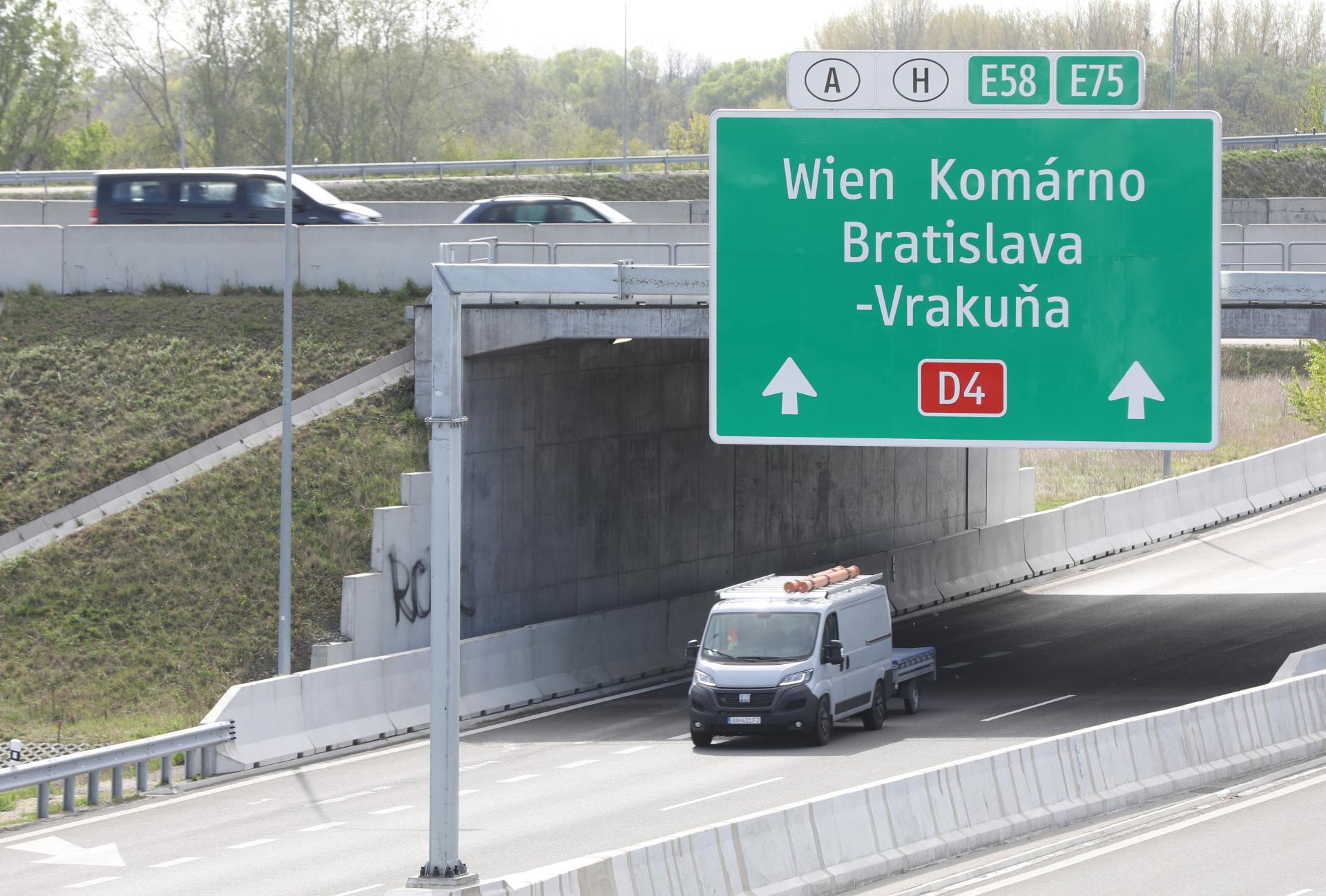 Najprv to bola diaľnica duchov. Doprava na obchvate Bratislavy sa zahusťuje, najviac áut pribúda v jednom bode