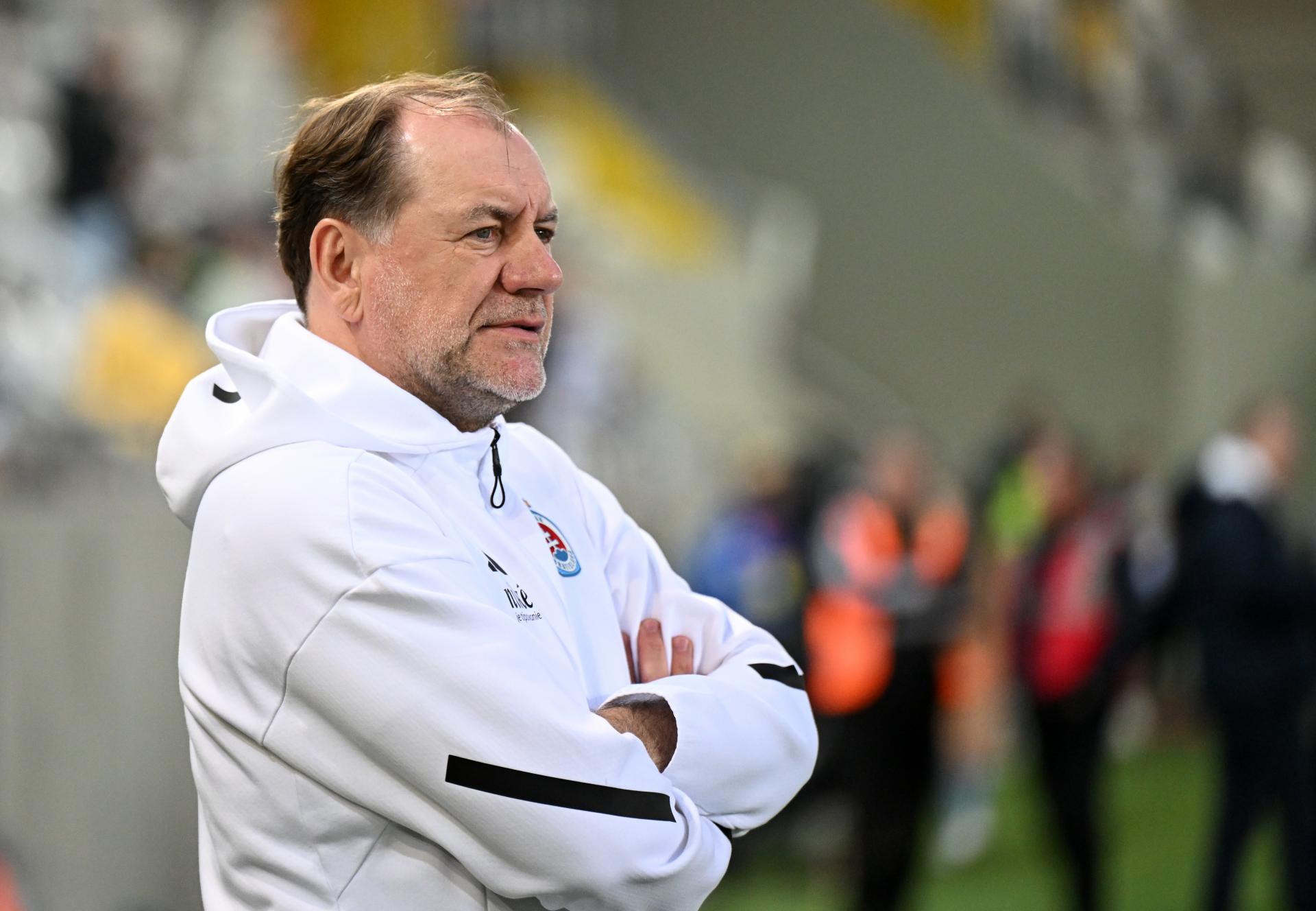 Šéf nášho futbalu oficiálne predstaví nového trénera reprezentácie Weissa