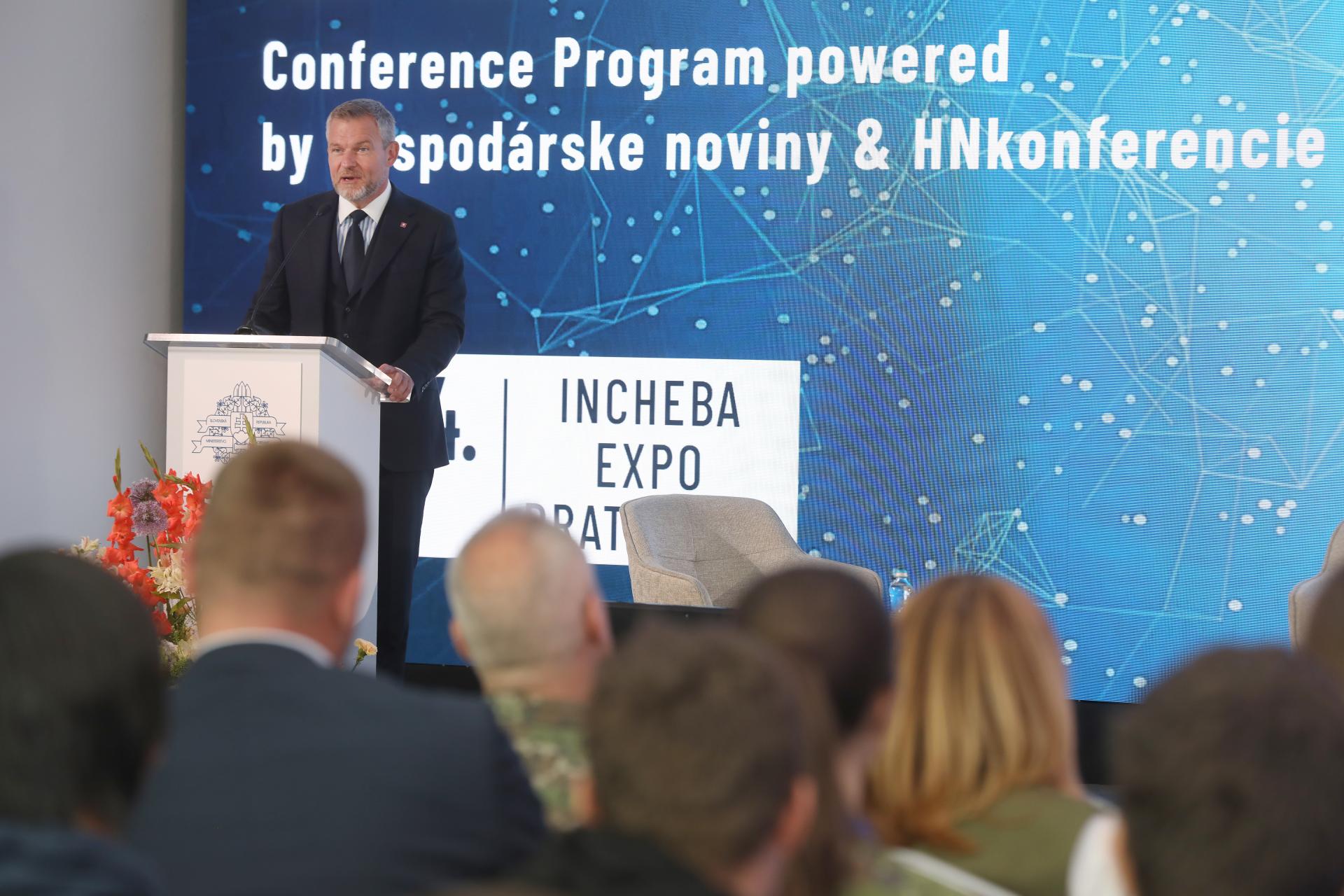 Chrániť štát chcú tisíce Slovákov. Projekt podporil prezident Pellegrini, minister Kaliňák vidí ďalšie plány