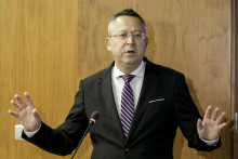 Na sn&iacute;mke minister financi&iacute; Ladislav Kamenick&yacute;. FOTO: TASR/D. Veselsk&yacute;
