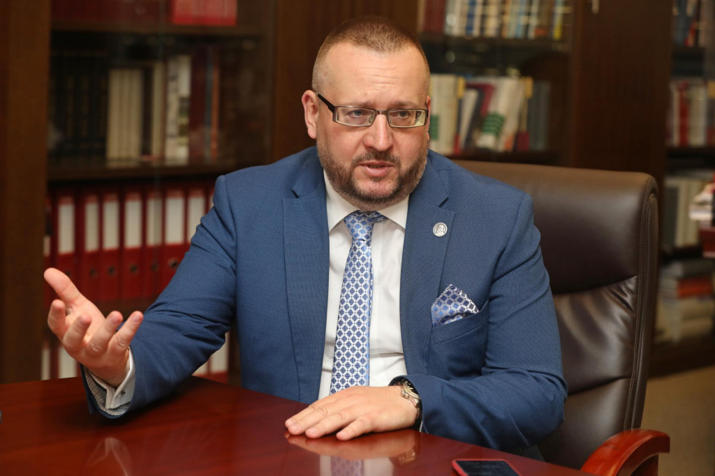 Na sn&iacute;mke rektor Univerzity Komensk&eacute;ho v Bratislave Marek &Scaron;tevček. FOTO: HN/Peter Mayer