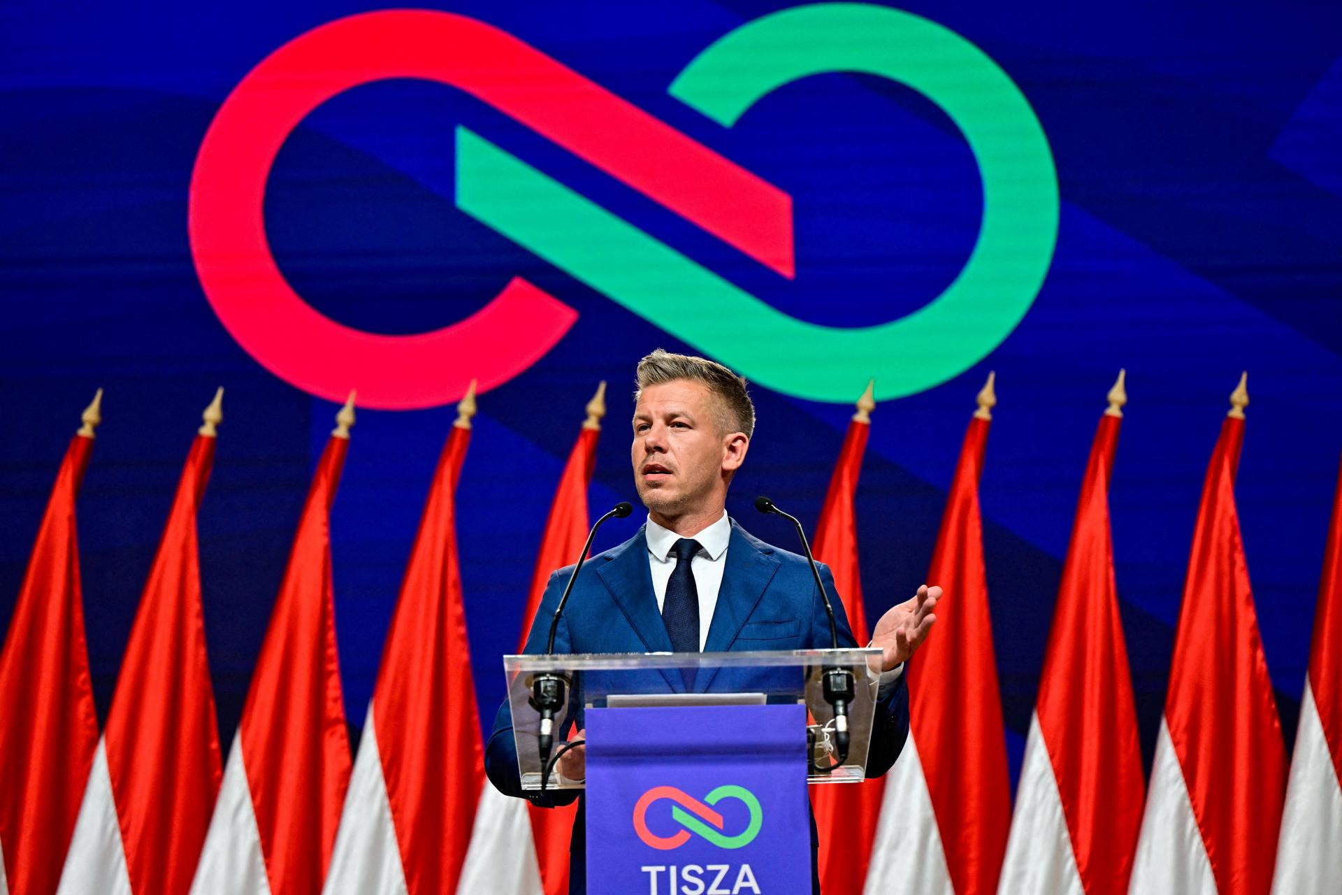 Magyar v priamom prenose odstr&aacute;nil z&aacute;tarasy pred s&iacute;dlom premi&eacute;ra