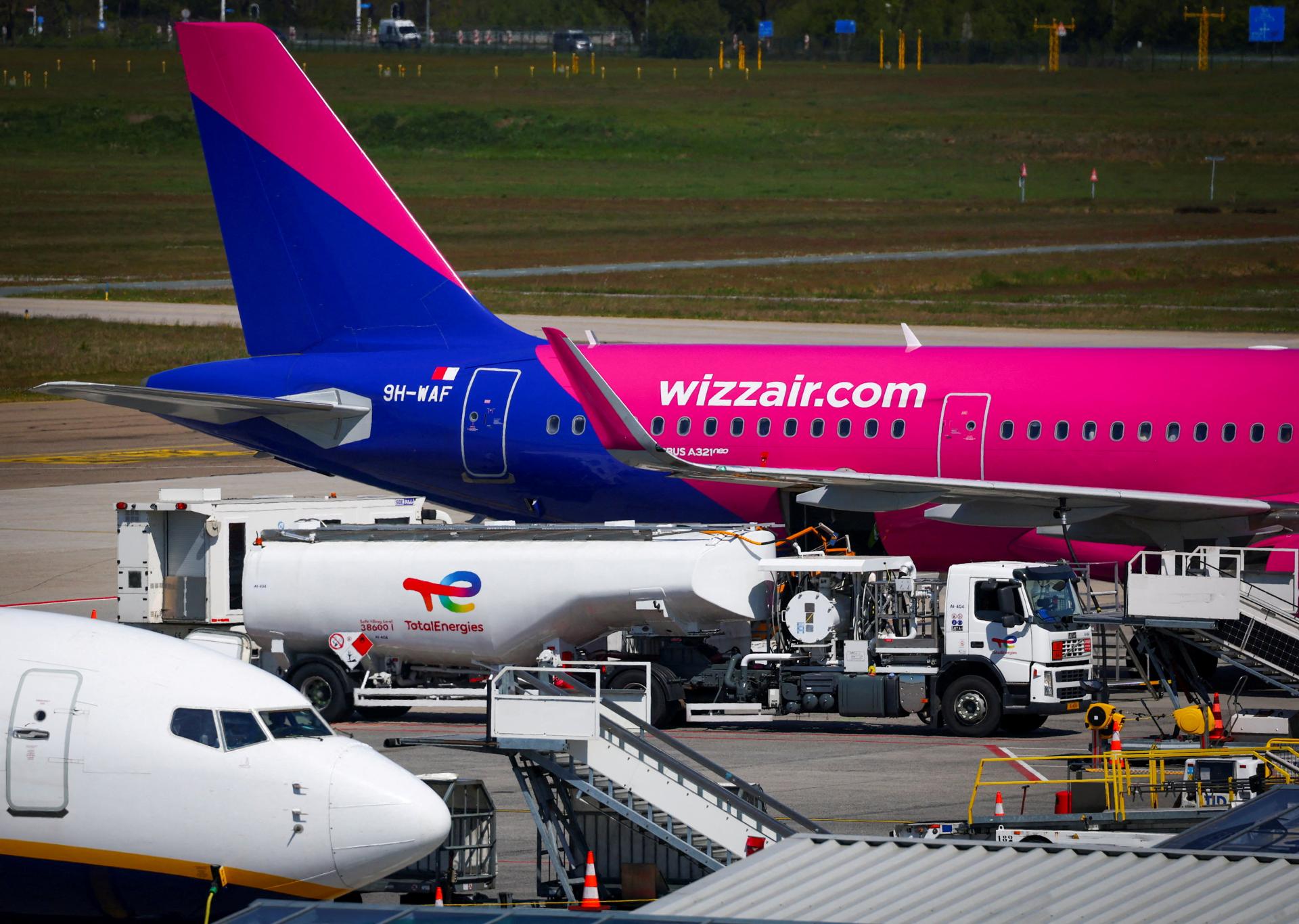 Wizz Air potvrdil, že jeho lietadlo z Bratislavy do Košíc zasiahol blesk