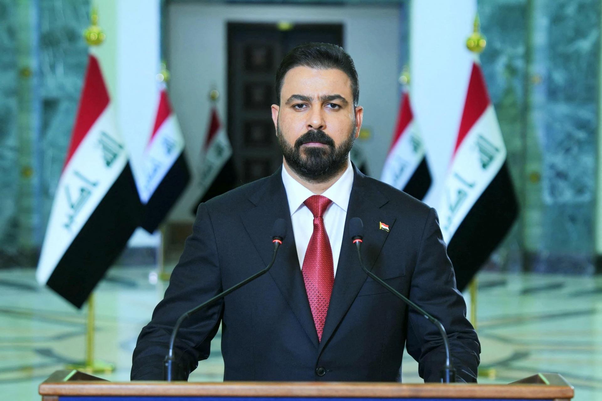 Irak oslávil novú vládu tromi výstrelmi