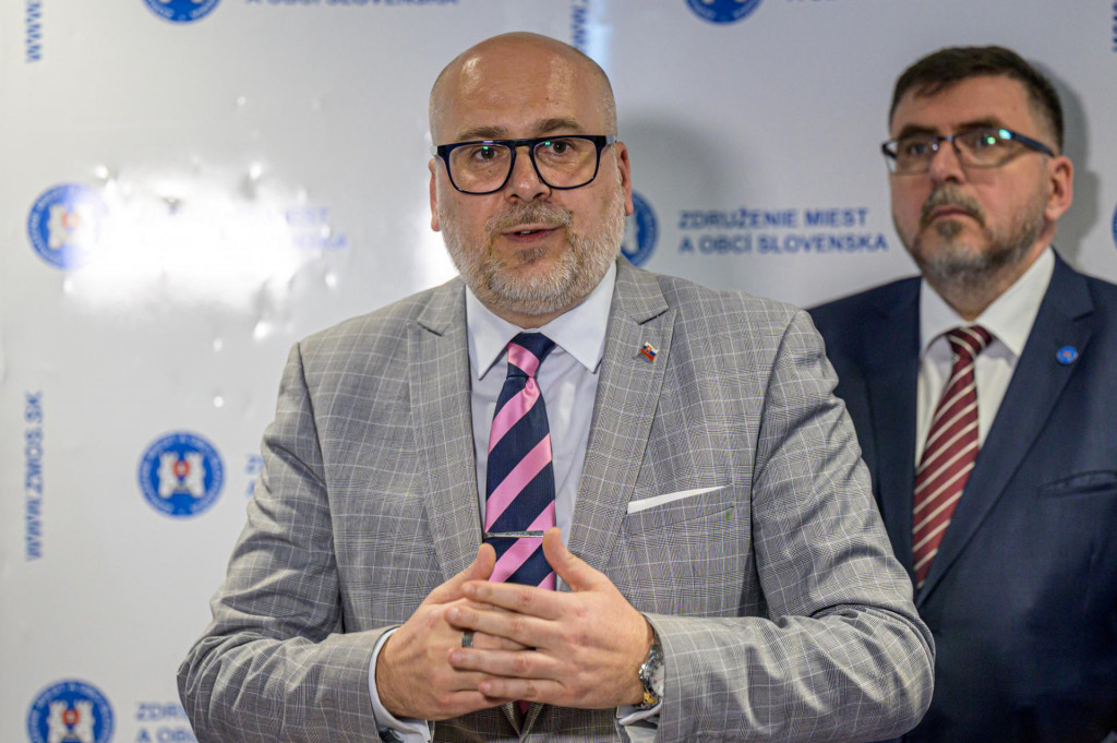 Na sn&iacute;mke splnomocnenec vl&aacute;dy pre &uacute;zemn&uacute; samospr&aacute;vu Michal Kaliň&aacute;k. FOTO TASR