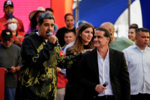 Nicol&aacute;s Maduro a Alex Saab v janu&aacute;ri 2024. FOTO: REUTERS