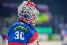 Na sn&iacute;mke brank&aacute;r Adam Gajan pred z&aacute;pasom z&aacute;kladnej B-skupiny Taliansko - Slovensko. FOTO: TASR/Veronika Mihalikov&aacute;