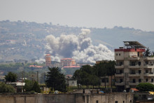 Najnov&scaron;&iacute; &uacute;tok pri&scaron;iel z&aacute;roveň po treťom kole rokovan&iacute; Izraela a Libanonu vo Washingtone, kde krajiny s&uacute;hlasili s predĺžen&iacute;m pr&iacute;meria o 45 dn&iacute;. FOTO: REUTERS