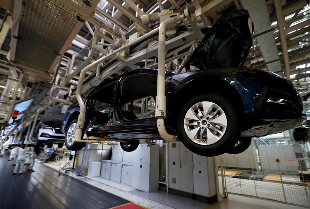 Najv&auml;č&scaron;&iacute;m producentom zostala mladoboleslavsk&aacute; &Scaron;koda Auto s produkciou vy&scaron;e 350-tis&iacute;c &aacute;ut. FOTO: REUTERS