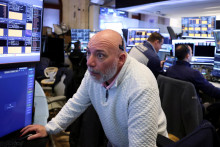 V&yacute;voj na dlhopisovom trhu m&ocirc;že limitovať rast na akciov&yacute;ch trhoch vr&aacute;tane Wall Street. FOTO: Reuters