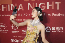 Na festival v Cannes priniesol Honor nov&yacute; Robot Phone. FOTO: Youtube/Pro Tech City