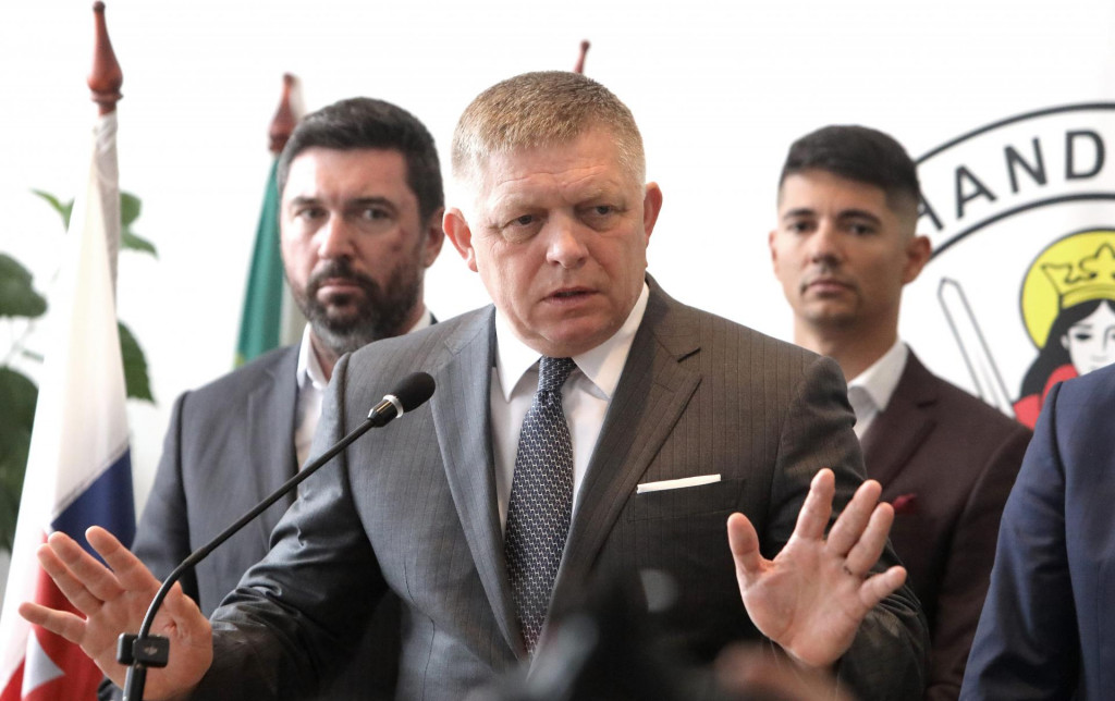 Premi&eacute;r Fico by transakčn&uacute; daň najrad&scaron;ej zru&scaron;il. FOTO: TASR/J. Kro&scaron;l&aacute;k