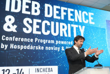 IDEB Defence & Security v Inchebe. Na sn&iacute;mke je minister obrany R&oacute;bert Kaliň&aacute;k. FOTO: HN/Peter Mayer