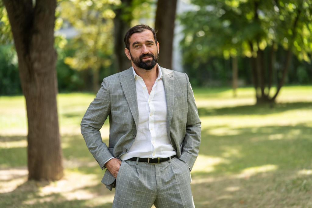 Milan Ondr&iacute;k dok&aacute;že zahrať azda čokoľvek. Každej &uacute;lohy, ktorej sa zhost&iacute; je v&yacute;born&aacute;.