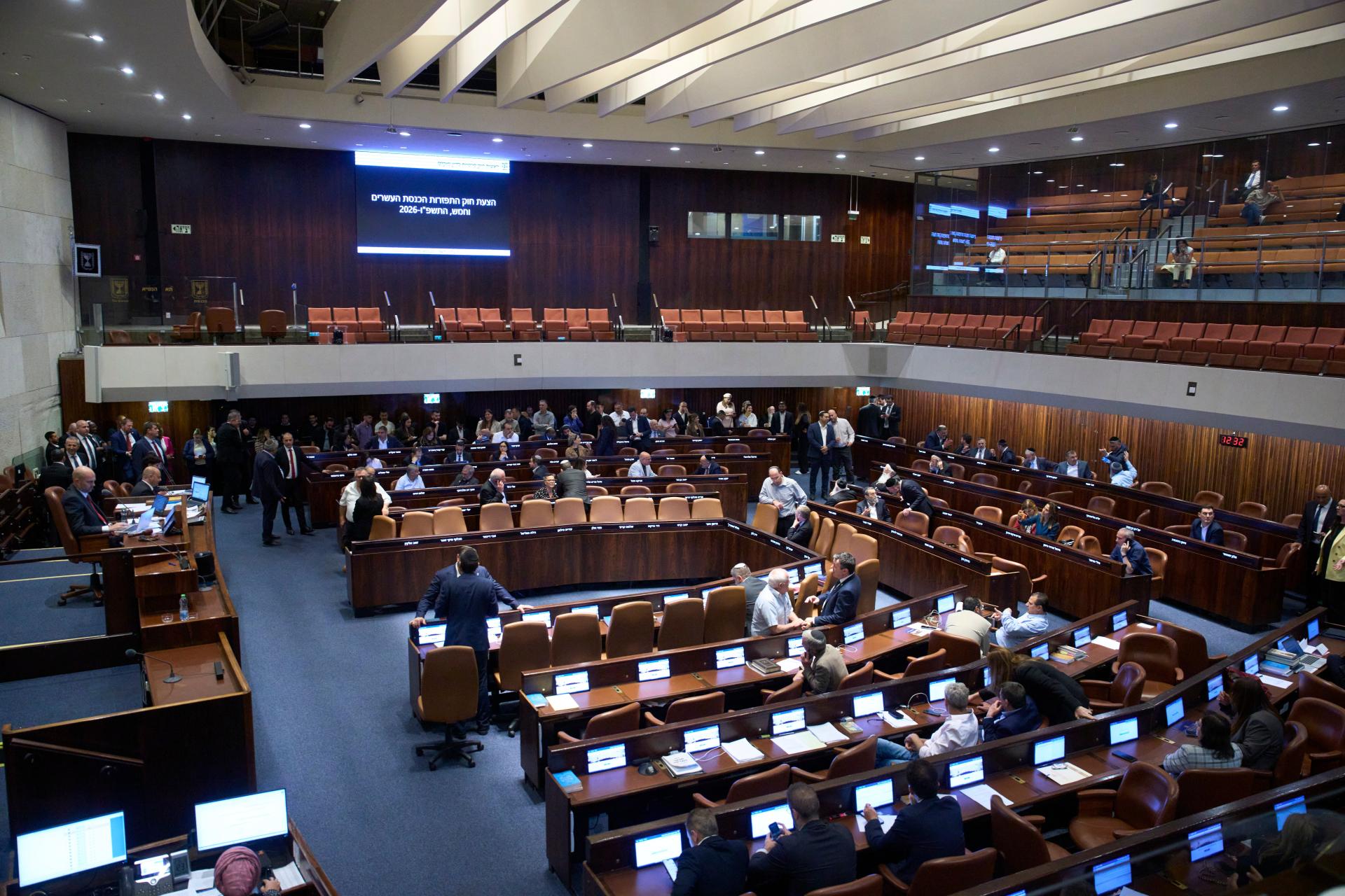 Izraelský parlament predbežne hlasoval o svojom rozpustení, všetci boli za
