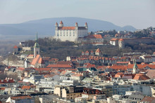 Pohľad na bratislavsk&yacute; hrad. FOTO: HN/Peter Mayer
