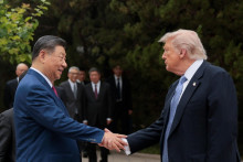Americk&yacute; prezident Donald Trump a č&iacute;nsky prezident Si Ťin-pching. FOTO: REUTERS