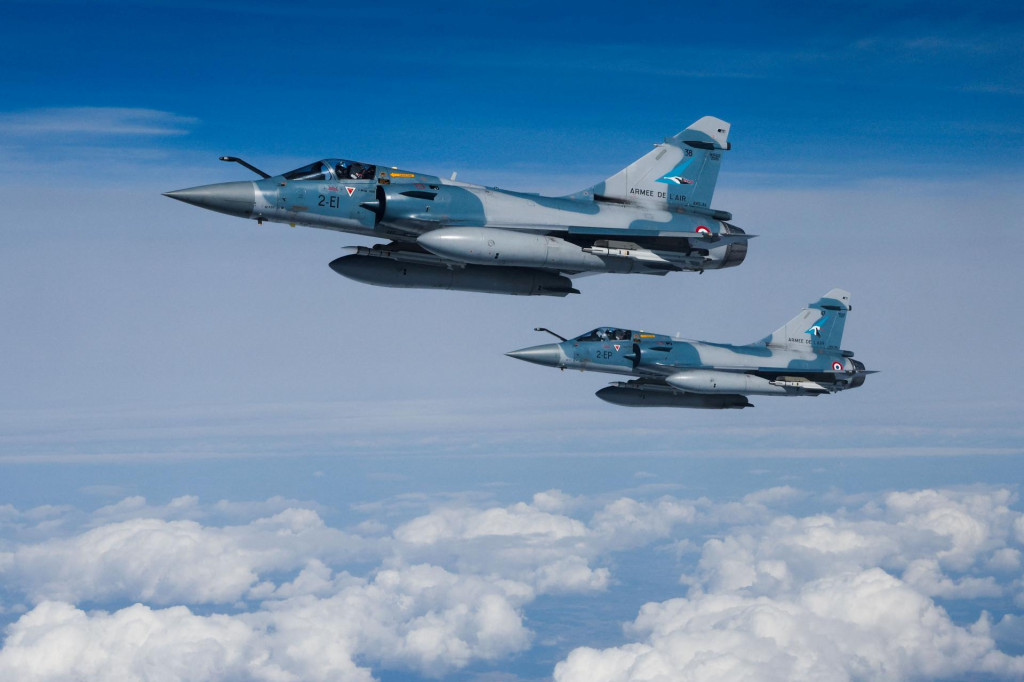 Ilustračn&aacute; fotografia. Dve st&iacute;hačky Mirage 2000-5F. FOTO: Reuters