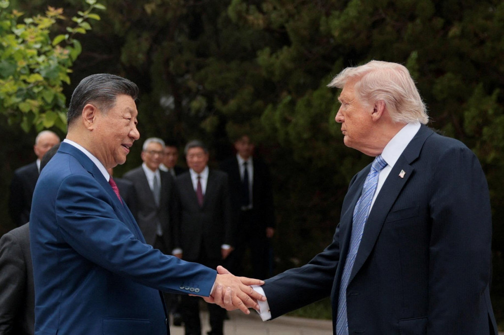 Americk&yacute; prezident Donald Trump a č&iacute;nsky prezident Si Ťin-pching. FOTO: REUTERS