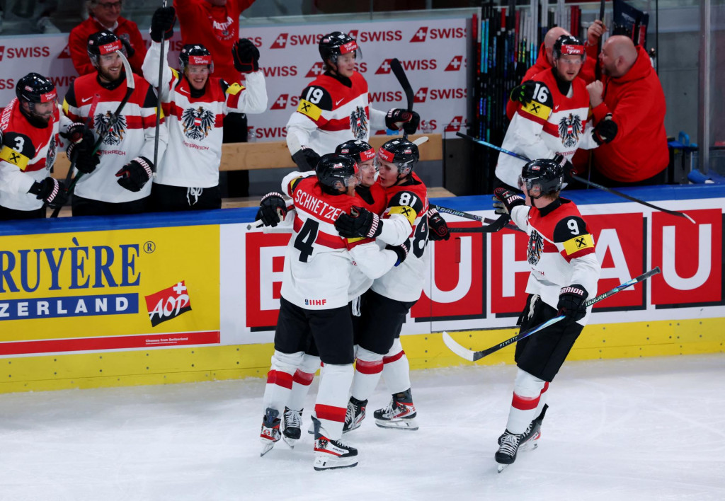 Hokejisti Rak&uacute;ska. FOTO: Reuters