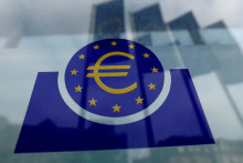 Infl&aacute;cia v E&Uacute; by mala v roku 2026 dosiahnuť 3,1 percenta - o percentu&aacute;lny bod viac, ako sa predpokladalo - a v roku 2027 sa zn&iacute;ži na 2,4 percenta, pri očak&aacute;vanom postupnom poklese cien energi&iacute;. FOTO: Reuters