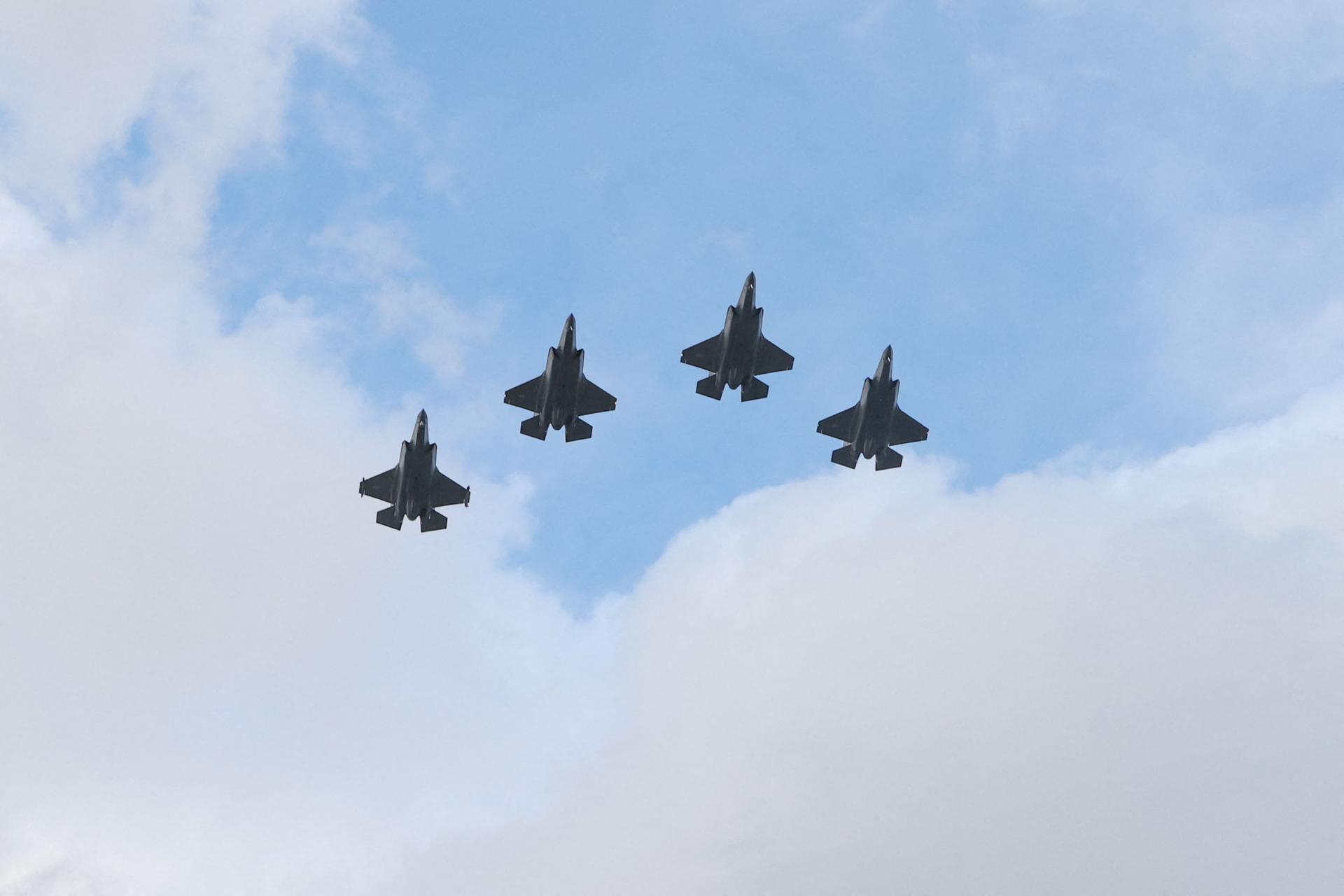 Do Poľska prileteli prvé stíhačky F-35. Zmenia tvár celej armády, nielen letectva, tvrdí minister