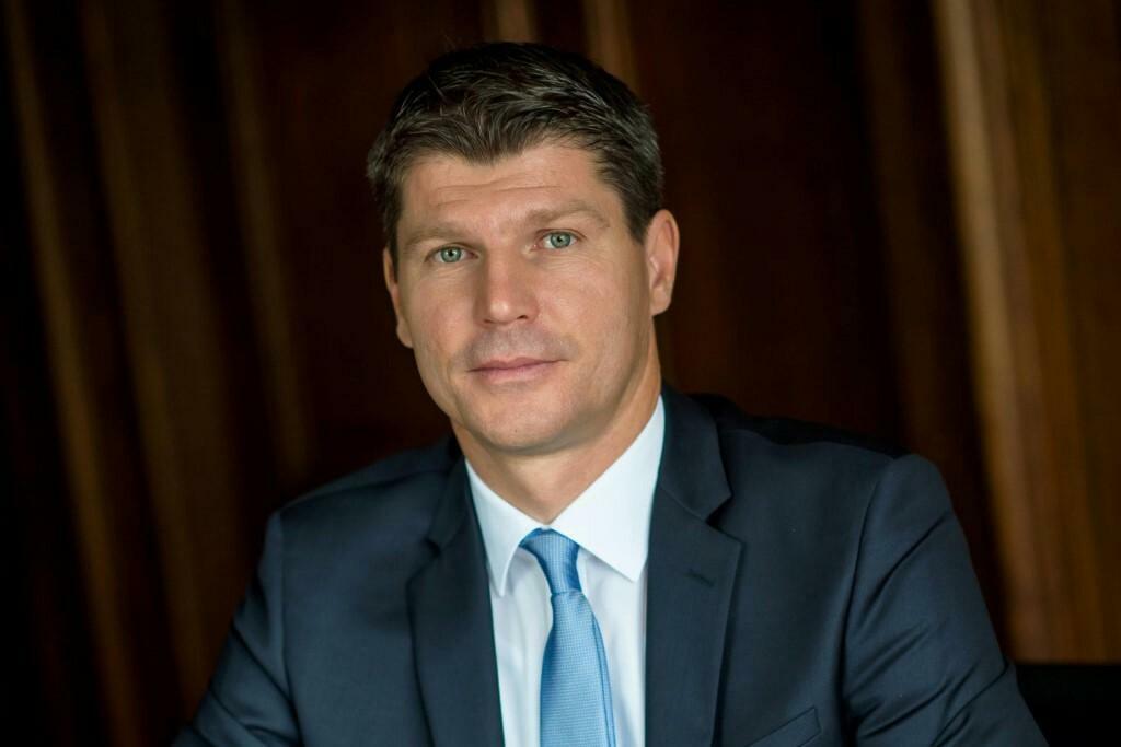 Vojna proti Ir&aacute;nu je &scaron;ancou investovať. Slov&aacute;ci od začiatku roka zbohatli už o 800 mili&oacute;nov eur (rozhovor)