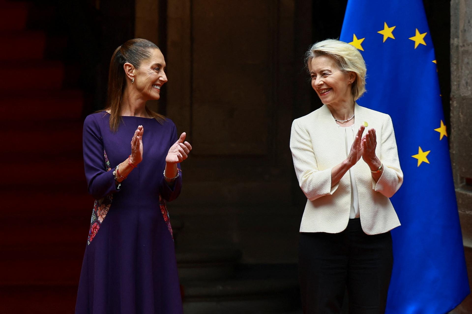 EÚ a Mexiko podpísali modernizovanú globálnu dohodu. Posilníme obchod a investície, tvrdí von der Leyenová