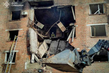 N&aacute;sledky ničiv&yacute;ch rusk&yacute;ch dronov&yacute;ch &uacute;tokov na Ukrajine. FOTO: TASR/AP