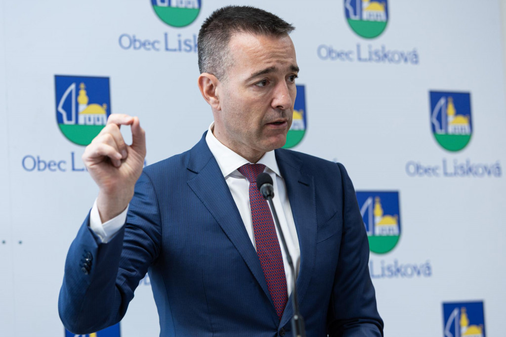 Na sn&iacute;mke minister &scaron;kolstva, vedy, v&yacute;skumu a ml&aacute;deže Tom&aacute;&scaron; Drucker.

FOTO: TASR/ D. Stehl&iacute;k