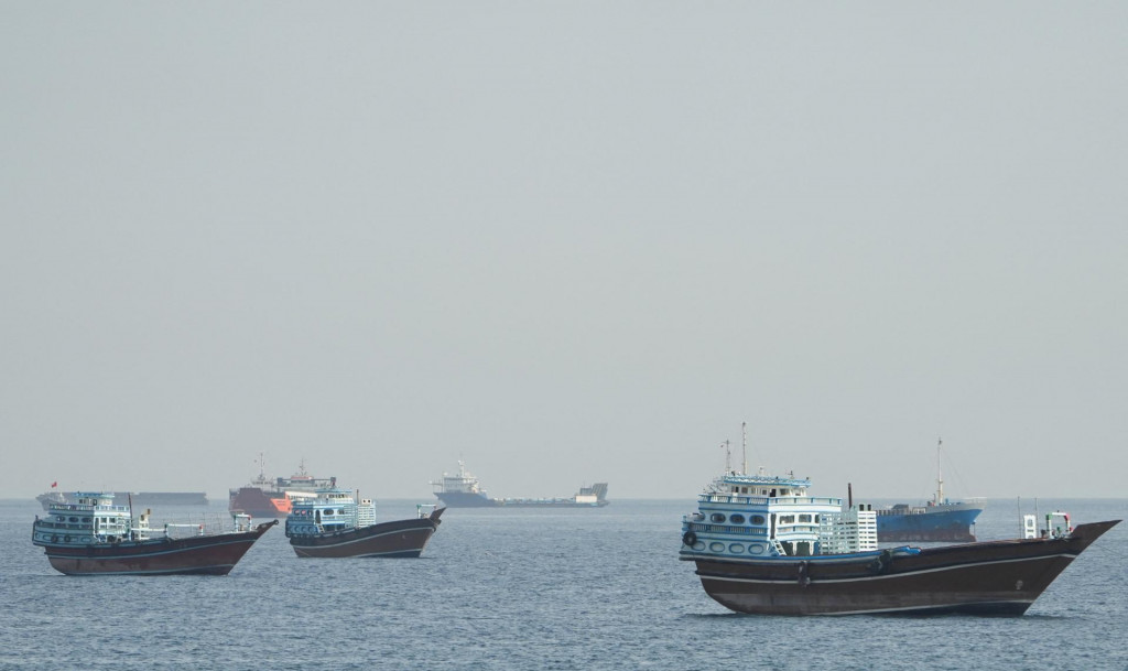 Lode v Hormuzskom prielive. FOTO: Reuters