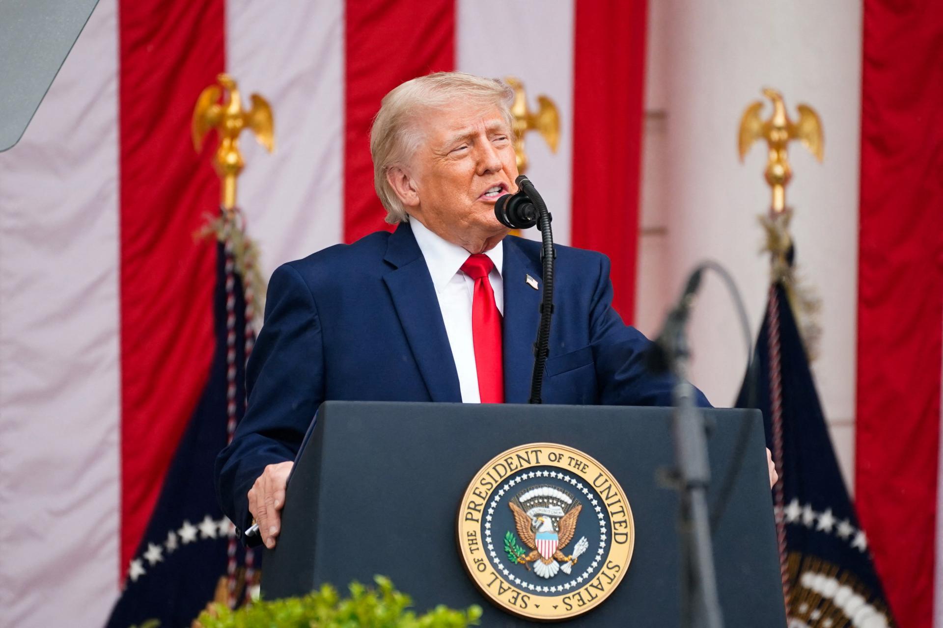 Trumpove vyhl&aacute;senia o skvelej dohode zatienili bomby nad Ir&aacute;nom. Trhy si zm&auml;točn&eacute; kroky vysvetlili po svojom